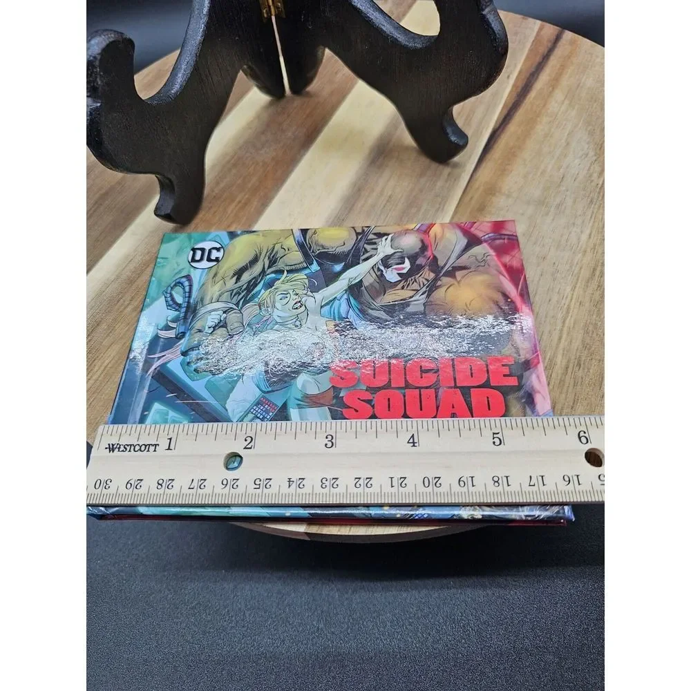 DC Suicide Squad Hell To Pay Hardcover Book ~‎ Rare